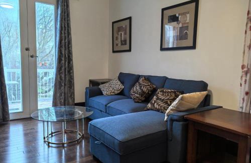 Stratford Hotel | Ambassador's Inn Next Door