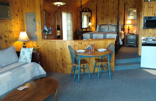 Lorneville Hotel | Amherst Shore Country Inn