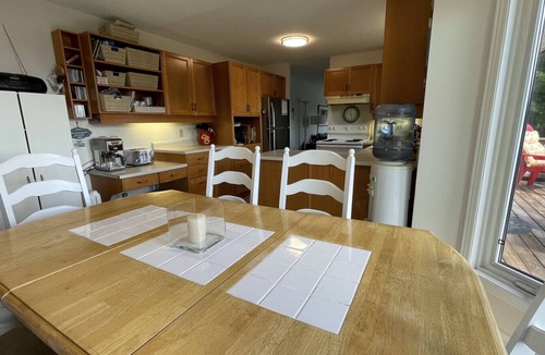 North Kawartha House | An Ideal, Cozy Comfortable Cottage Getaway!