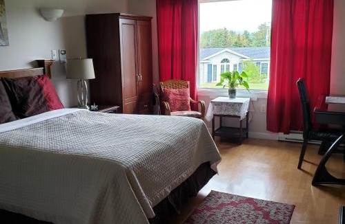 Antigonish House | Antigonish Evergreen Inn