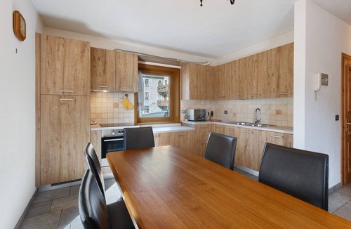 Isolaccia Ski Chalet | Apartment '2' with Shared Garden