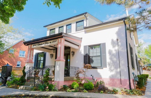 Burlington Apartment | Apartment ∙ 3 bedrooms ∙ 6 guests