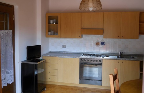 Molveno Apartment | Apartment 'Bianca' with Lake View, Wi-Fi and Air Conditioning