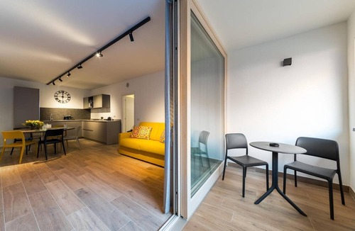 Nago-Torbole Apartment | Apartment 'Boutique Yellow' with Balcony, Wi-Fi and Air Conditioning