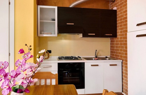 Costigliole d'Asti Apartment | Apartment 'Drago' with Mountain View, Shared Pool and Wi-Fi