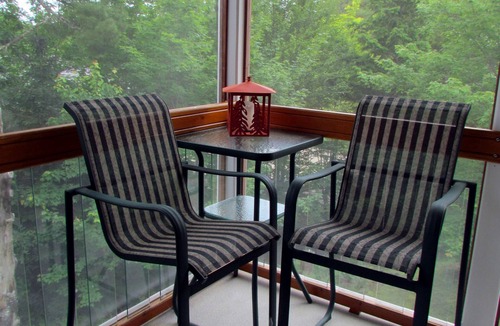 Smiths Corner Apartment | APARTMENT FULLY EQUIPPED FOR WEEKLY OR MONTHLY STAYS- IDEAL FOR CONTRACT WORKERS