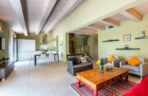 Trequanda Villa | Apartment In A Hotel "Villa Salvia" with Shared Pool, Private Terrace & Wi-Fi