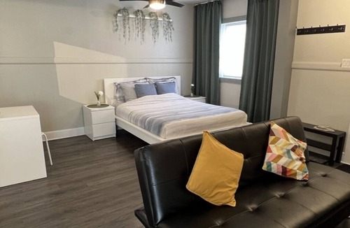 Hull Apartment | Apartment in Downtown Hull **Parking Included