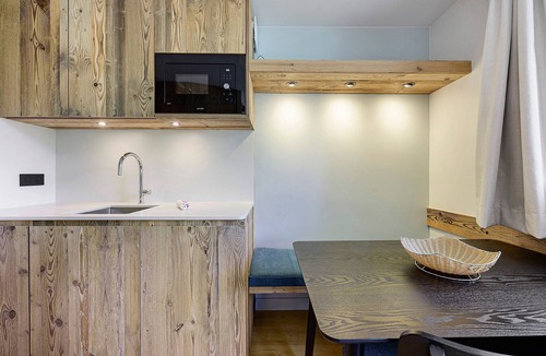 Reberty Apartment | Apartment Le Panorama Des Pistes with Mountain View and Balcony