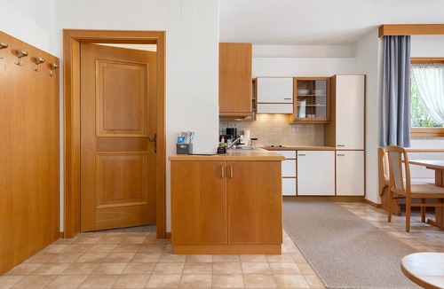Plaus Apartment | Apartment 'Mayr Eins' with Mountain View, Private Terrace and Wi-Fi