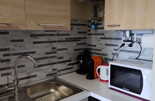 Ispra Apartment | Apartment 'Nice Lake View' with Lake View, Wi-Fi and Air Conditioning