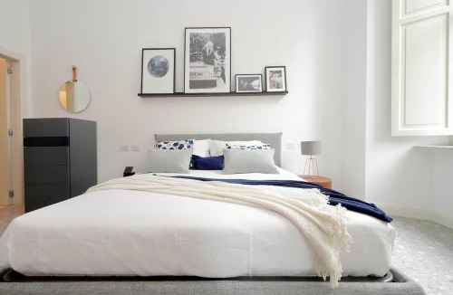 Rione III Colonna Apartment | Apartment Place Art by Luxury Getaways
