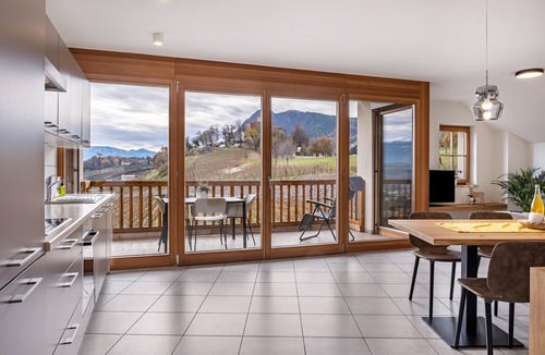 St. Pauls Apartment | Apartment "Weingut Lahn zu Eppan Gleif" with Mountain View, Garden & Wi-Fi