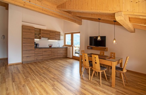 Lagundo Apartment | Apartment “Zielspitze Residence Spisshof” with Mountain View, Shared Pool and Wi-Fi