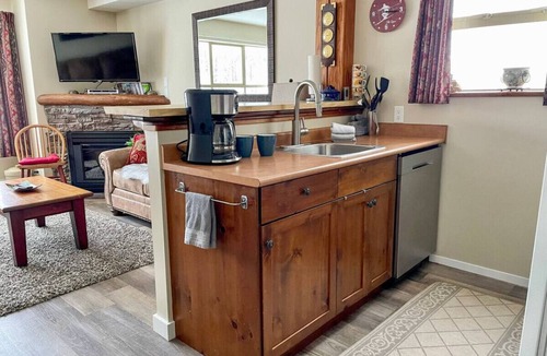 Okanagan-Similkameen Apartment | Apex Mountain ~ Belle Apres Studio 314