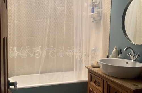 Parc Molson Apartment | App. 2 Bedrooms, Great Location, all you Will Need