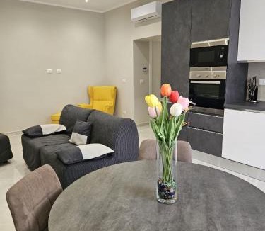 Lagaccio Apartment | Appartamento in centro a 250m stazione di principe