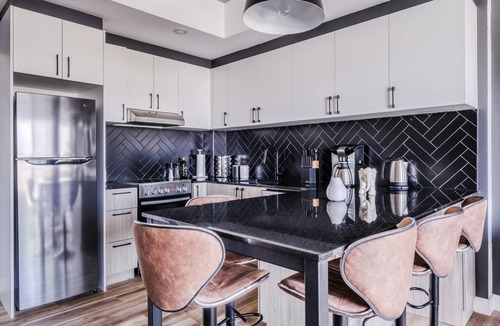 Saint-Roch Apartment | Appartement Luxe | Incredible Sunset View - Pool - Parking - Near Old Québec