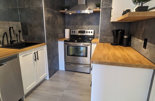 Lachenaie Apartment | Appartement Style Urbain Très Tranquille Situés a 5 min du Vieux Terrebonne