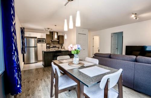 Laval-des-Rapides Apartment | Appartment 2BR 4 beds AC wi-Fi Smart TV FreeParking
