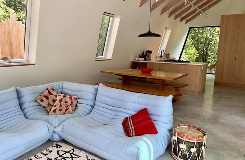 Roberts Creek House | Architect designed rustic modernist home 5 min walk to beach and cafe