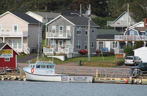 North Rustico House | Architect's House on the Waterfront - Sunrise House
