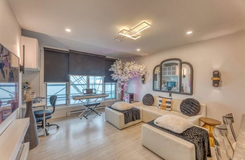 East Side Condo | Art Deco Broadway Bedroom (with Shared Common Area)