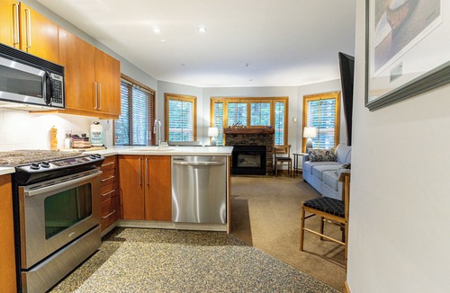 Upper Village Condo | Aspen #112 Prime Ski-in Ski-out Location! Pool, Hot tubs, BBQ, sleeps 8