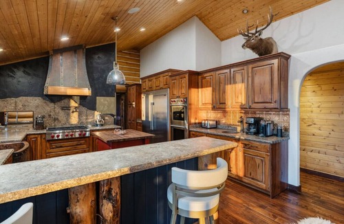 Silver Summit Apartment | Aspen Bliss | Luxury Mountain Estate | Hot Tub, Sauna & Sleeps 20