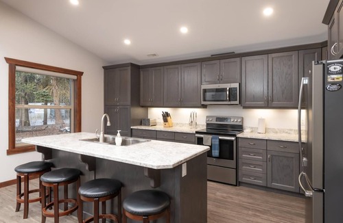 Valemount House | Aspen Cabin Vacation Rental w/Sauna Option!