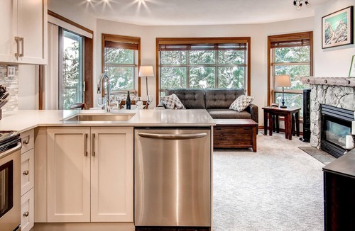 Blackcomb Condo | Aspens #412 Prime Ski-in Ski-out Location! Pool, Hot tubs, BBQ, sleeps 6