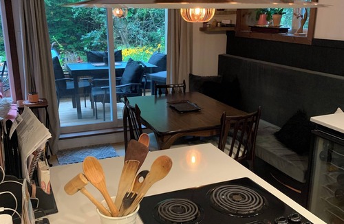 Austin Ski Chalet | At the heart of winter activities in the Eastern Townships, Chalet cap du ruisseau awaits you!