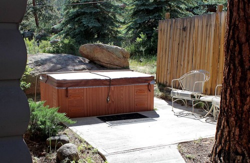 Estes Park Cabin | Attached cabin with King bed, Fireplace and Personal Hot Tub