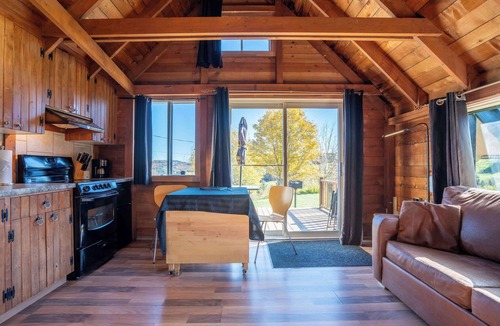 Sainte-Melanie Ski Chalet | Au Chic Chalet des Chutes | Chic Rustique |