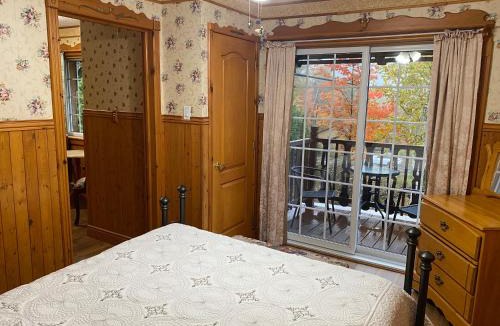 Petite-Riviere-Saint-Francois Hotel | Auberge La Cote d'Or