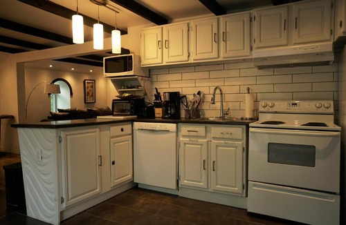 Sutton Apartment | auberge a la fontaine
