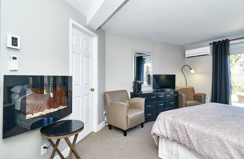 Magog Bed & Breakfast | Auberge Aux Deux Pères
