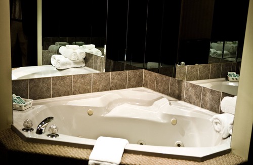 Maniwaki Hotel | Auberge du Draveur