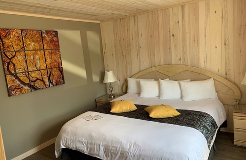 Maniwaki Hotel | Auberge du Draveur