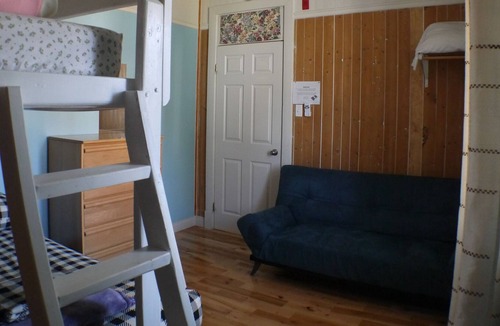 Charny Hostel | Auberge Jeunesse à Loulou - Double Private Room #A1