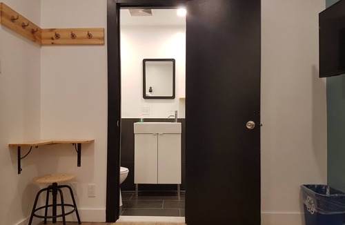 Downtown Montreal Hostel | Auberge Saintlo Montréal - Hostel