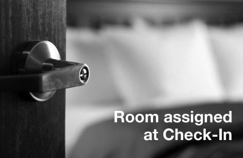 Downtown Montreal Hostel | Auberge Saintlo Montréal Hostel