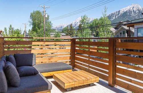 Teepee Town House | Aurora Lights - Luxe Townhouse Private Hot Tub