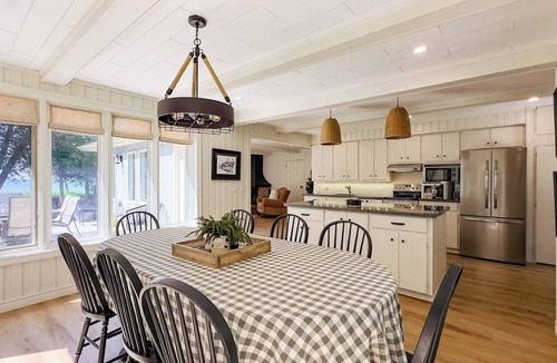 Huron-Kinloss Cottage | Autumn Nights by the Lake: Huron Shores