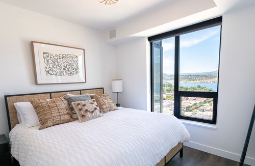 Downtown Kelowna Condo | Awesome View 21 two bedroom one bath downtown lake view near the beach