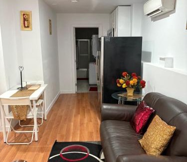 Bedford House | Bachelor and Double room in Bedford, Halifax