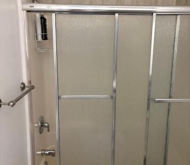 Bedford House | Bachelor and Double room in Bedford, Halifax