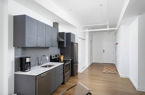 Chinatown Apartment | Bakan- 2Bedrooms Old Mtl-6Guests