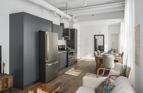 Downtown Montreal Apartment | Bakan -Cozy 1BD 1BA-Downtown-4Guests