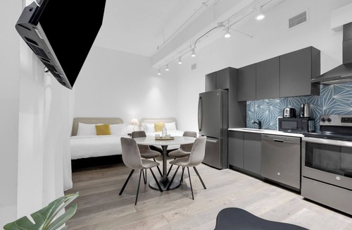 Downtown Montreal Apartment | Bakan - Loft 6Guests Perfect Location Downtown